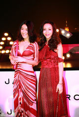 组图：张静初陈燃引领时尚热潮  复古长裙争奇斗艳