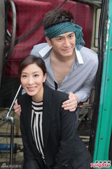 马国明杨怡母亲节拍剧 羡慕郑嘉颖北上捞金(图)