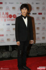 组图：吴奇隆光棍节不谈爱 刘诗诗身体亮红灯