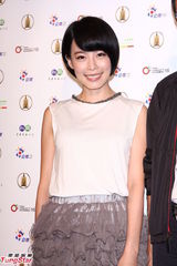 组图：李康宜入围金钟盼得奖 最怕走红毯跌倒