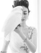 组图：李小冉纯白素雅大片梦幻迷人