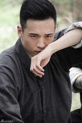 组图：高云翔《刀影》重情重义 眼神戏出彩