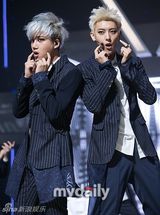 组图：《MCD》众星献唱 EXO11人献双曲舞台