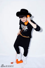 组图：汪苏泷公布潮范儿趣味写真