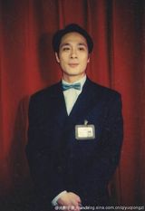 组图：吴镇宇早年青涩照曝光 帅到没朋友