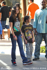 策划：MJ辞世五周年 流行之王温馨版爸爸去哪儿