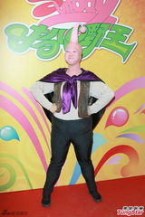 组图：亮瞎！郑欣宜成魔人布欧 王祖蓝扮柯南