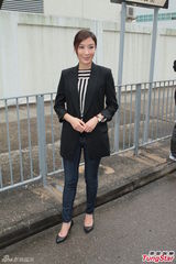 马国明杨怡母亲节拍剧 羡慕郑嘉颖北上捞金(图)