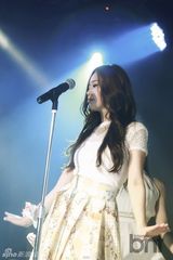 组图：韩团Wings宣传新歌 尽显清纯可爱