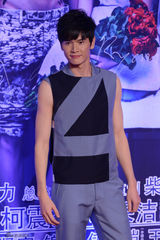 组图：杨幂产后首曝光 郭敬明拒与韩寒交朋友