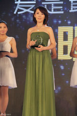 组图：何炅叶璇许茹芸等群星出席时尚盛典