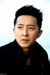 组图：韩庚献唱《变4》主题曲《谁control》