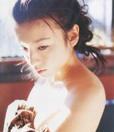 组图：林熙蕾早年大尺度写真 轻解内衣双峰傲人