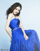 组图：徐璐拍大片化身海的女儿 唯美梦幻仙气足