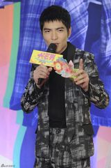 组图：《大宅男》首映 萧敬腾分享经验与江疏影现场示爱