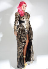 组图：刘雅婷粉发女战士摇滚写真 造型英气十足