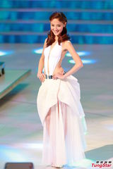 组图：本届港姐冠军陈凯琳比赛瞬间