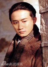 组图：黄磊变形记 从文艺男青年到温暖胖老爸