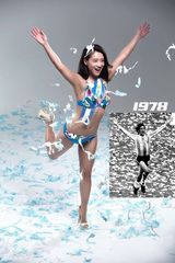 组图：蕾女姐妹团致敬经典 演绎世界杯经典瞬间