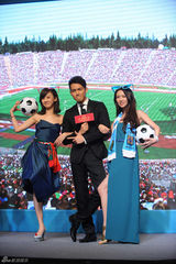 组图：《闺蜜》主创共度世界杯 钟汉良揭天敌