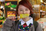 组图：黄雅莉《田园香》MV首发 自导自演过足瘾