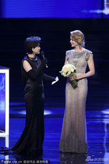 组图：上影节开幕群星闪耀 妮可向往演中国人