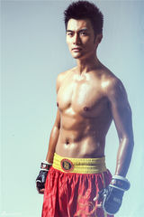 组图：沈泰生猛拳王写真身材惹火