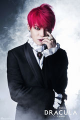 组图：《德古拉伯爵》金俊秀化身型男吸血鬼