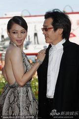 组图：《赛德克-巴莱》首映 徐若瑄露背礼服性感