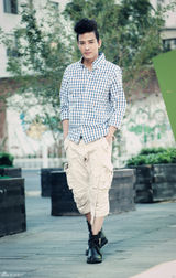 组图：陈晓东街拍写真曝光 清爽搭配潮范十足