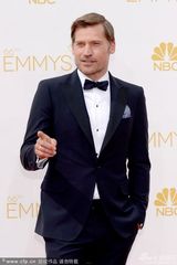 组图：《权力的游戏》尼可拉-科斯特现身红毯