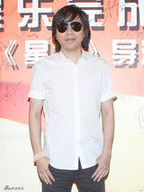 组图：《星你》导演张太维签乐华 想跟汤唯合作