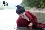 组图：《美人制造》袁姗姗湿身 被识女儿身 与罗晋戏水