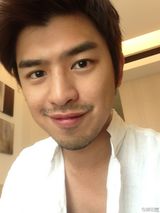 组图：自拍范本陈柏霖！卖萌耍帅颜值爆表