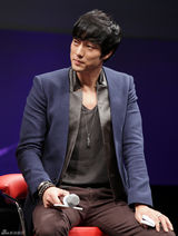 高清图：韩孝珠苏志燮携手亮相宣传新片《只有你》