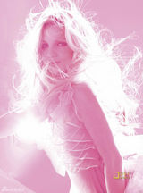 组图：布兰妮拍五彩时尚大片 背部全裸秀纹身