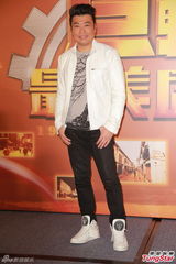 组图：钟嘉欣陈展鹏等主演齐聚 萧正楠否认绯闻