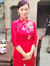 组图：《我是赵传奇》翁虹女特工造型时尚多变