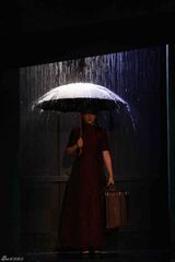 组图：梅婷潜心舞台演女神 素颜别离