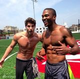 组图：最帅武打明星爆红 腹肌诱惑笑容迷人