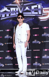 组图：《SuperStar》Tony李承哲等评委亮相