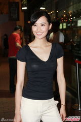 高清图：《冲上云霄2》庆功 张智霖跪吻陈法拉