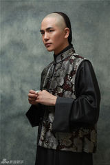 组图：《十月围城》张晓龙坏得儒雅贵气