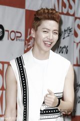 组图：韩团100%回归 变身明朗少年引期待