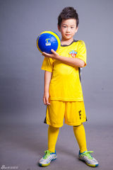 组图：足球梦萌娃乱入世界杯 神预测巴西赢两球