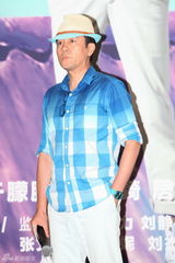 组图：华晨宇不怕粉丝差评 跟许晴一直有联系