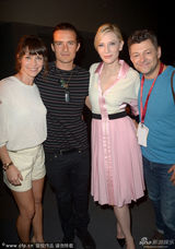 组图：《霍比特人》齐现身 精灵女王曝不穿内裤