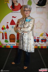 组图：陈敏儿出席幼儿活动 分享与孩子相处心得