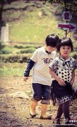 组图：曹格晒酷儿萌女 大儿子热辣出镜父赞性感