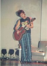 组图：吴镇宇早年青涩照曝光 帅到没朋友